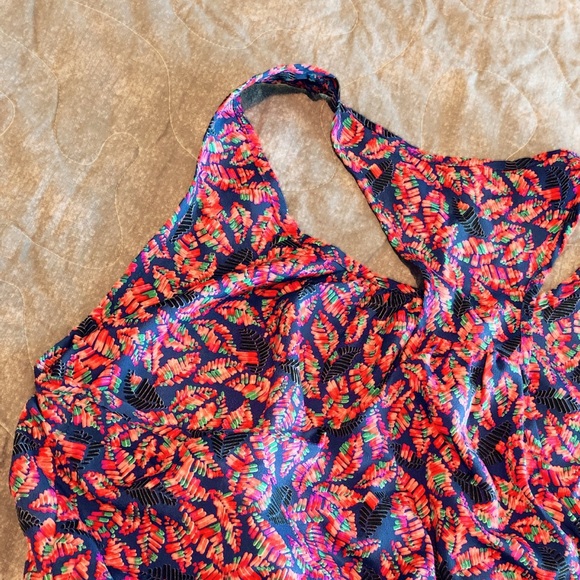 Geometric Pattern Racerback Dress - Picture 3 of 6